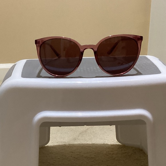 solar accent Accessories - 🆕🔥solar accent brand, super cute and stylish Pink Sunglasses nwt